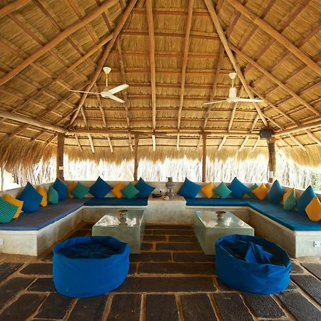 Dolphin Beach Resort Kalpitiya Exterior foto