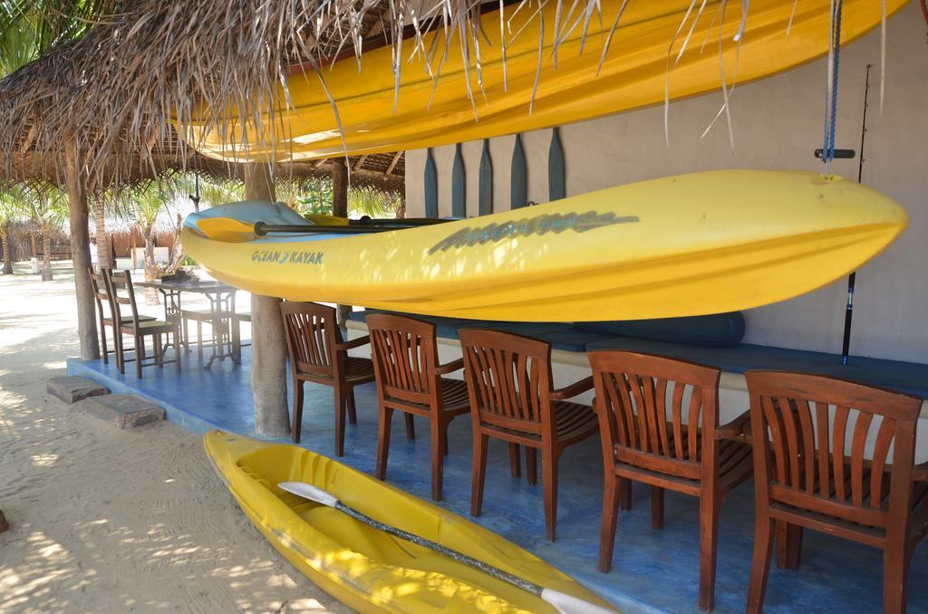 Dolphin Beach Resort Kalpitiya Exterior foto