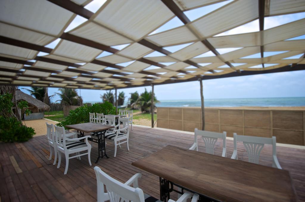Dolphin Beach Resort Kalpitiya Exterior foto