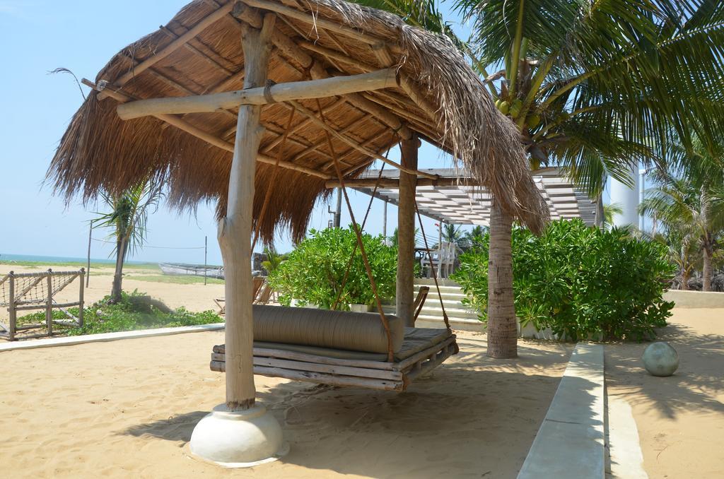 Dolphin Beach Resort Kalpitiya Exterior foto