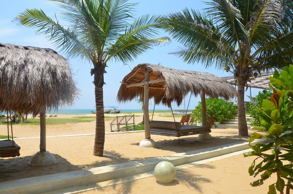 Dolphin Beach Resort Kalpitiya Exterior foto