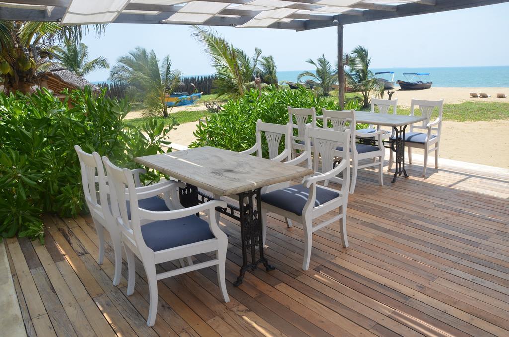 Dolphin Beach Resort Kalpitiya Exterior foto