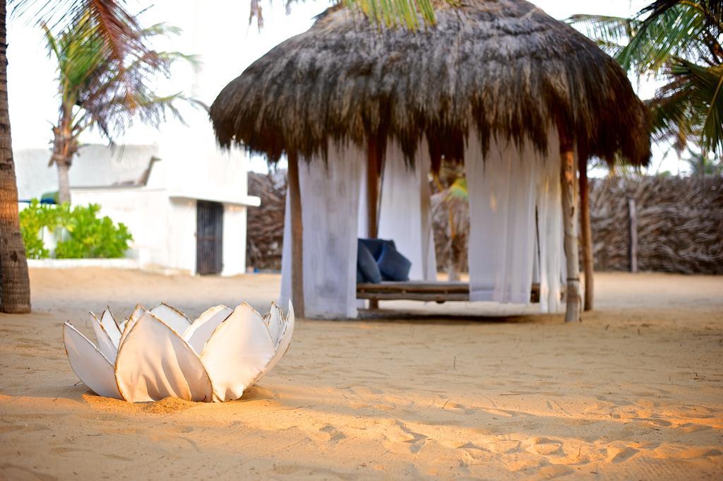 Dolphin Beach Resort Kalpitiya Exterior foto